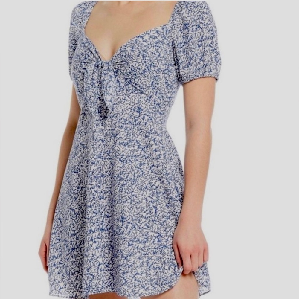 Gianni Bini blue and white floral mini dress